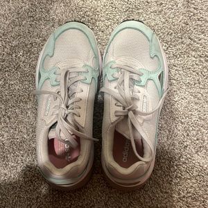 Adidas women shoes. Size 6 1/2.